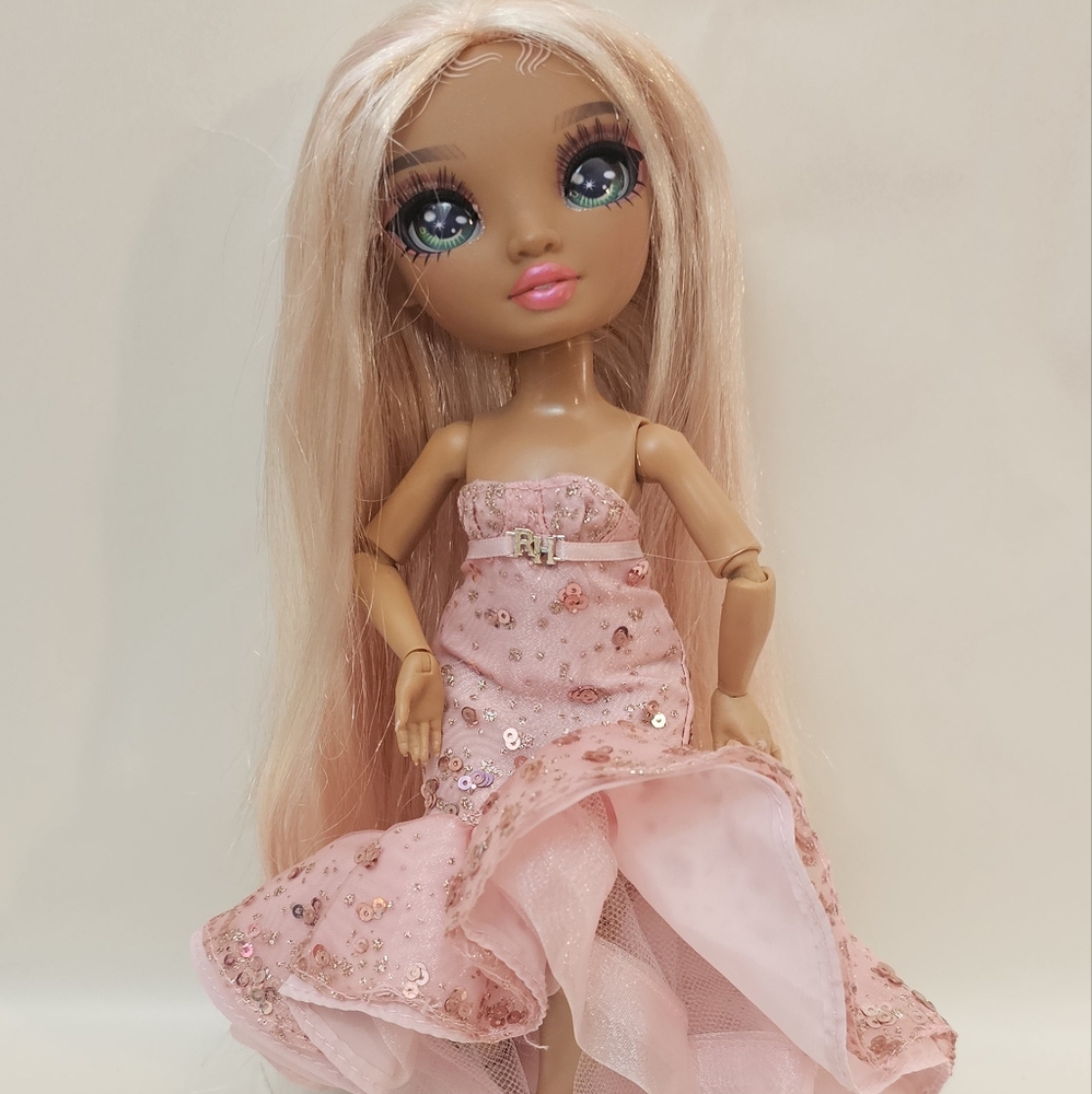 Rainbow High Rainbow Divas- Sabrina St. Cloud (Rose-Quartz Pink) Fashion Doll